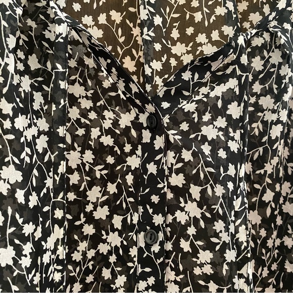 OLD NAVY • Semi-Sheer Floral Long Sleeve Top - Size L - Picture 6 of 16